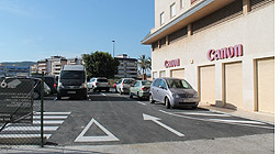 Parking davant de correus